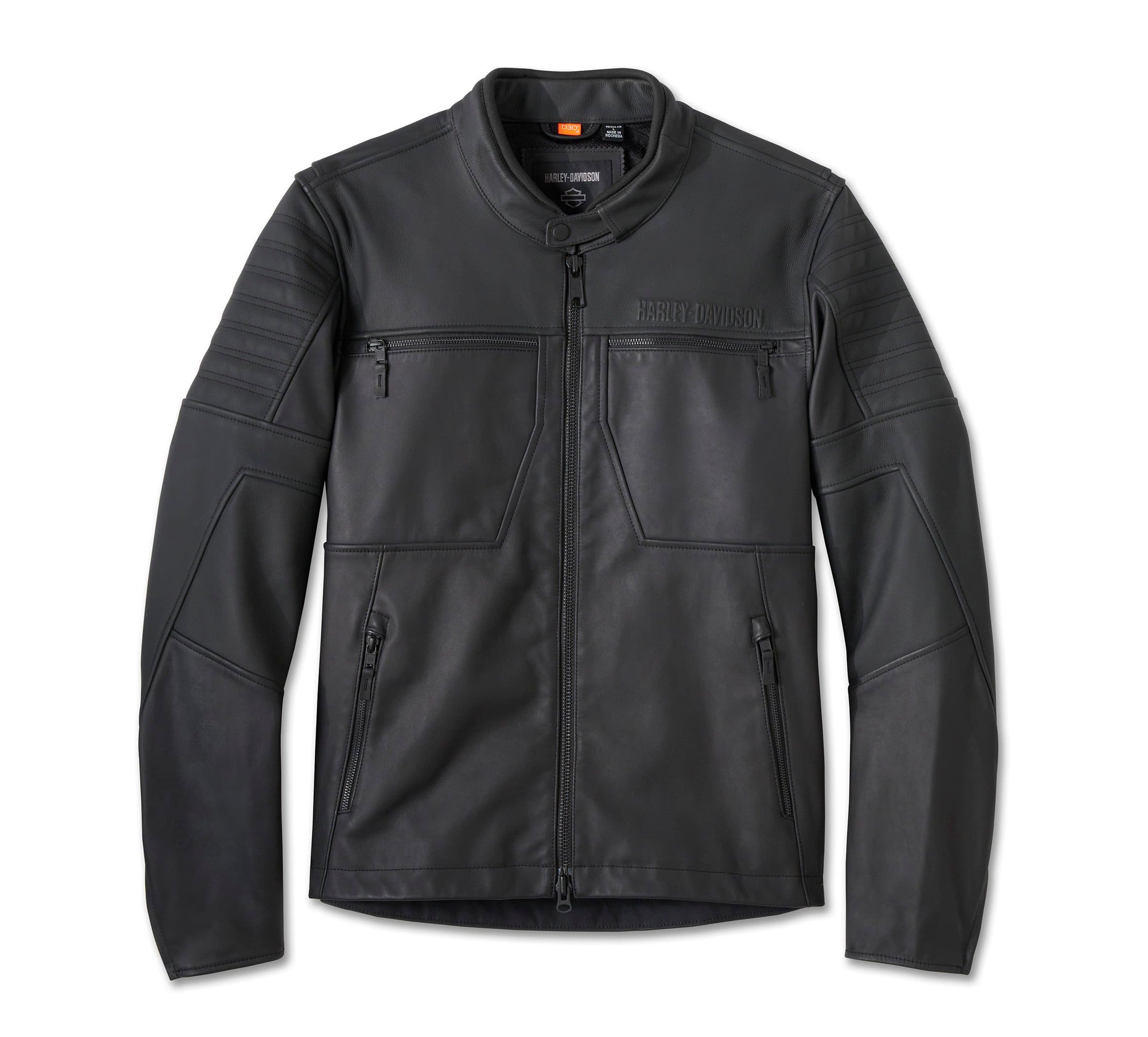 Giacca da moto in pelle nera Harley-Davidson con protezioni D3O, chiusura a zip, tasche multiple e dettagli trapuntati su spalle e braccia.