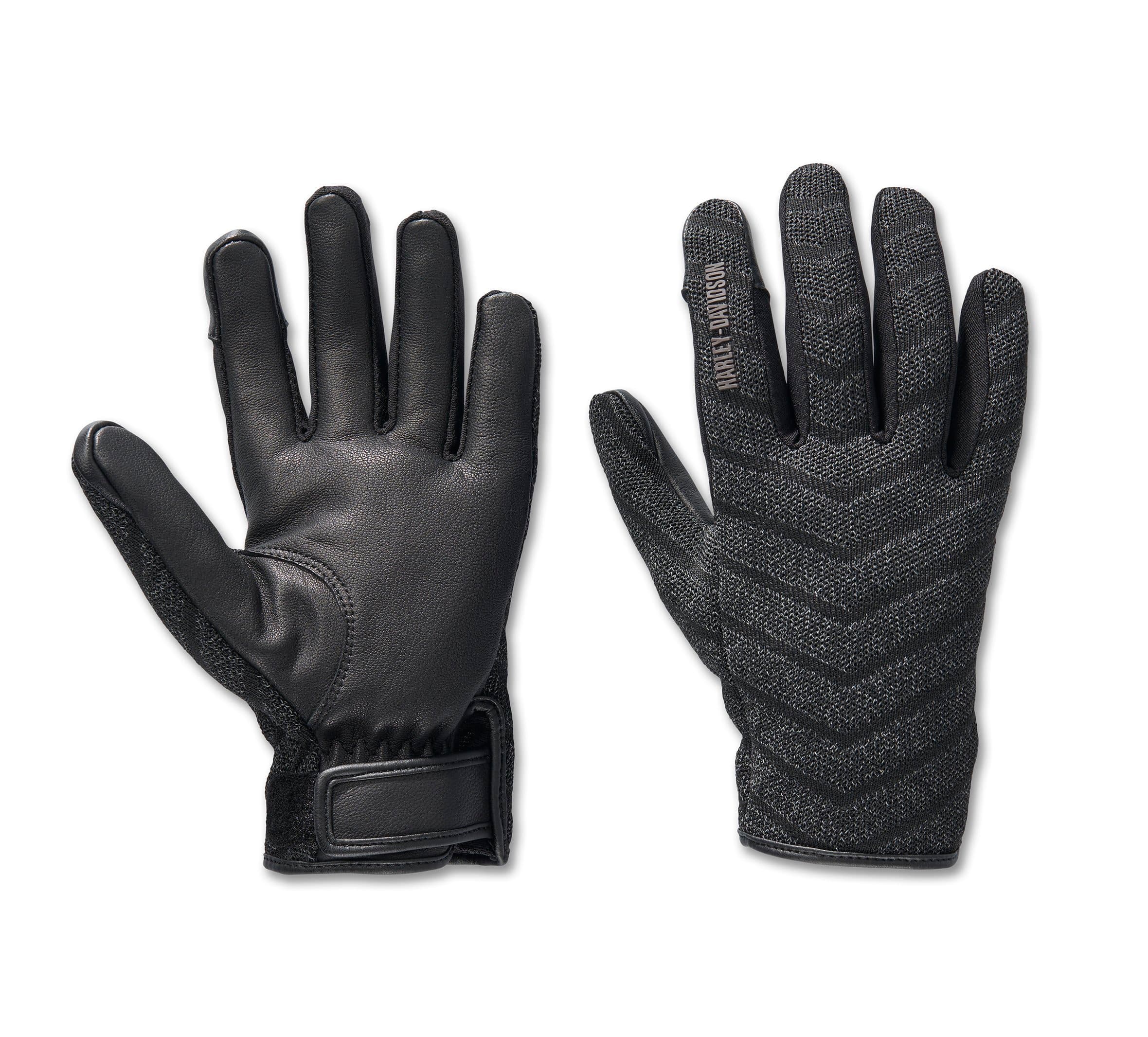 Guanti da moto neri Harley-Davidson con palmo in pelle e dorso in tessuto tecnico a trama chevron, ideali per abbigliamento moto.