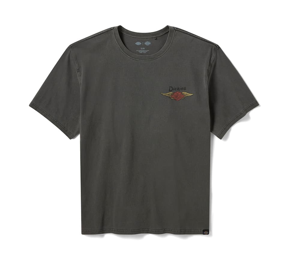 T-shirt Dickies Harley-Davidson grigio antracite T-shirt Dickies grigio antracite a manica corta con logo Dickies e stemma alato Harley-Davidson Motor Cycles sul petto sinistro.